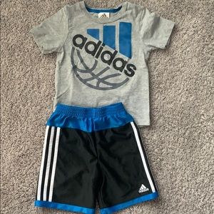 Adidas two piece short set, Size 4T